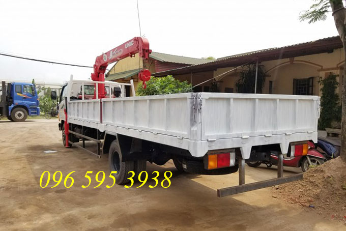 xe tải hyundai gắn cẩu unic 3 tấn thùng 6,1 mét