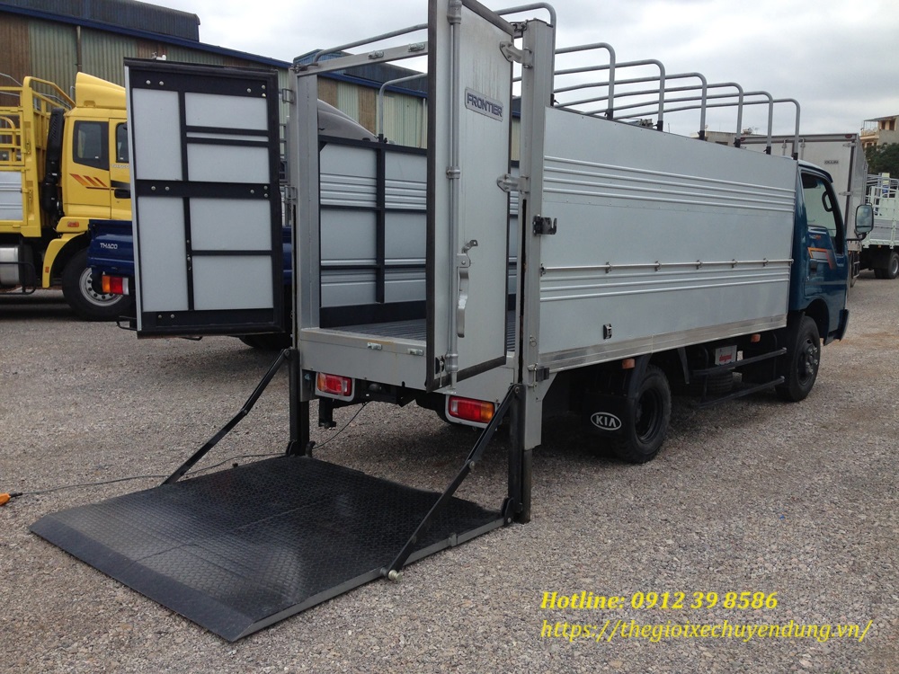 Xe tải gắn bửng nâng