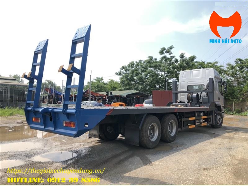 xe nâng đầu chở máy công trình chenglong