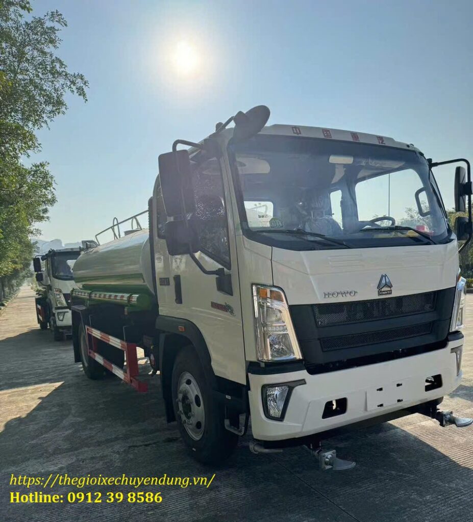 Xe tưới nước 9 khối Howo