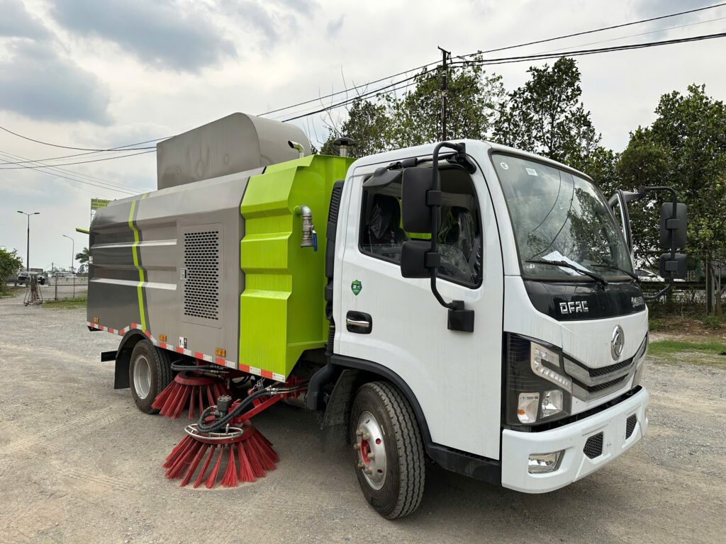 Xe quét hút bụi đường