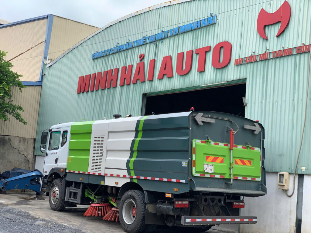 Xe quét đường hút bụi 8 khối