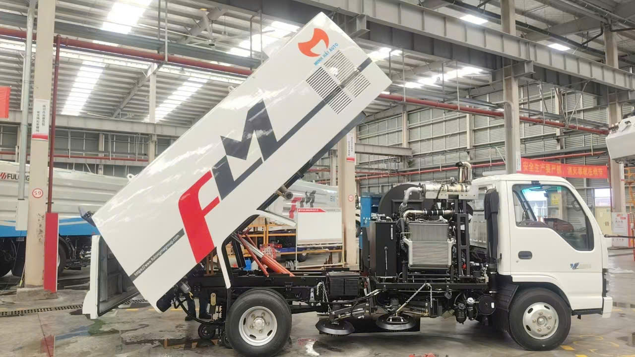 xe quét đường 5 khối Fulongma