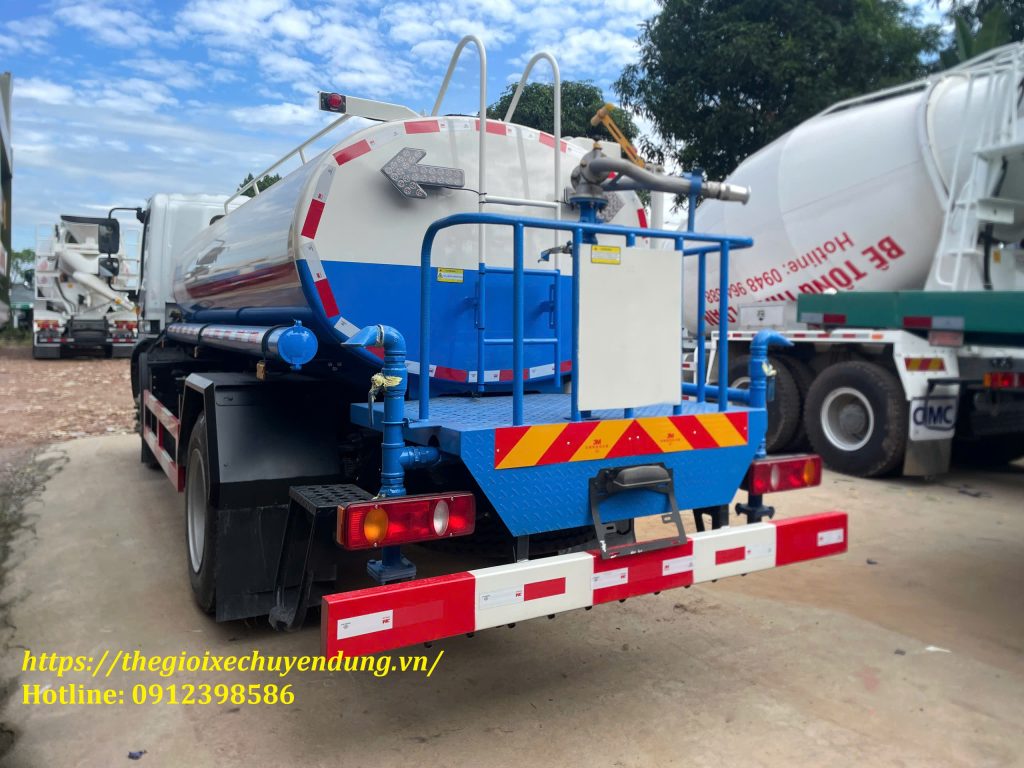 Xe phun nước 7 khối