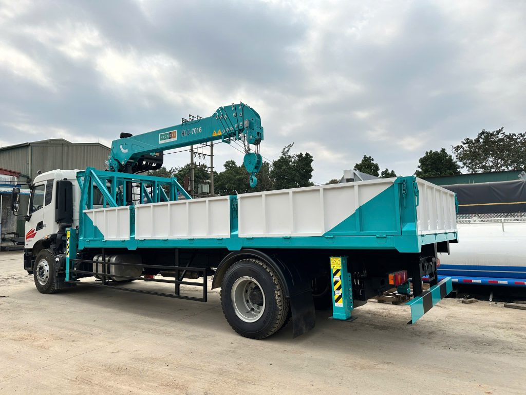 Xe tải cẩu 6 tấn Hyundai